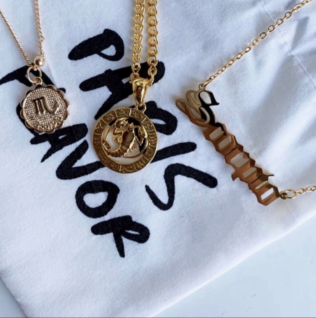 Collier Zodiac Old English Paris Flavor